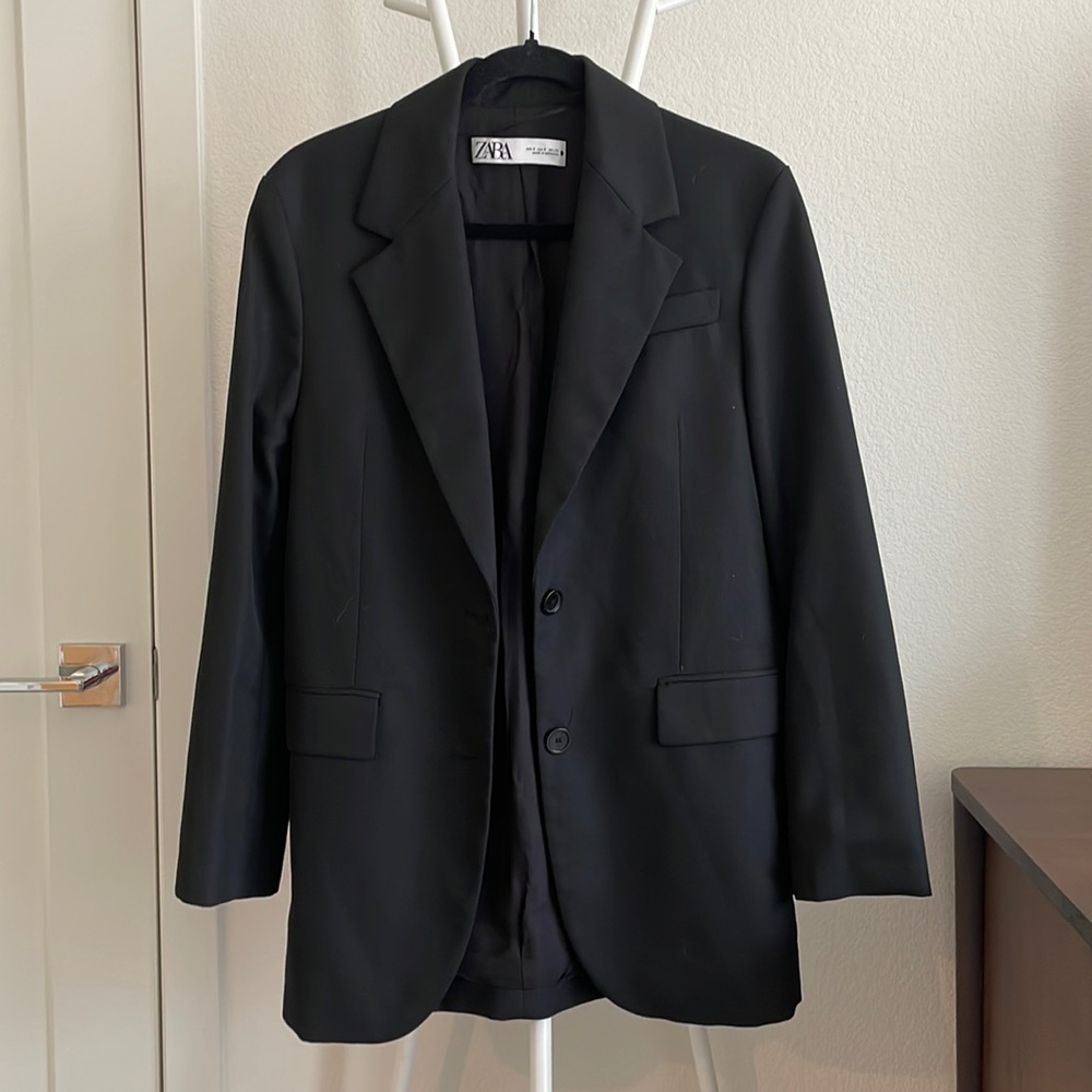 NWOT- Zara black essential blazer